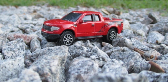 2017 Hot Wheels 17/' Ford White F-150 Raptor Truck 4X4 Custom Key Chain Ring