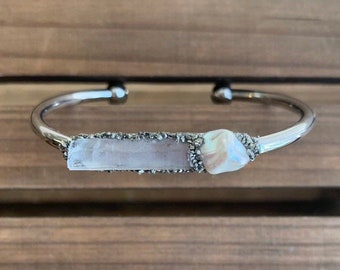 Pearl bracelet, pearl birthstone bracelet, june birthstone bracelet, quartz bracelet, raw gemstone bracelet, crystal/quartz bracelet