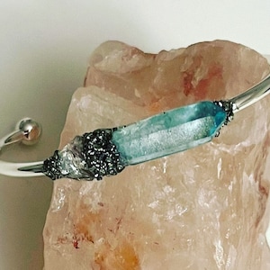 Clear Quartz bracelet, Aqua Aura Bracelet, Crystal quartz Bracelet, Natural Quartz Bracelet, aura bracelet, April birthstone bracelet