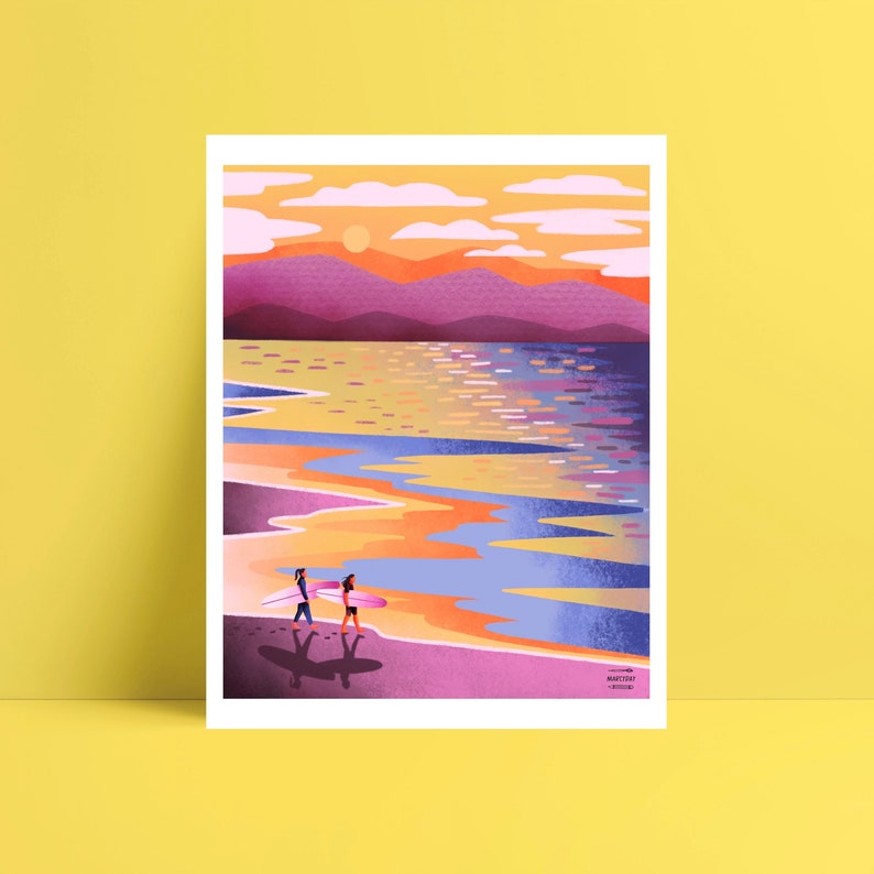 surfeuses au coucher du soleil