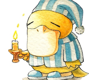 Op de afbeelding: Een gele eend draagt een blauw-wit gestreepte pyjama en een blauw-wit gestreepte slaapmuts met een witte pompon en houdt een brandende kaars in zijn rechterhand.
