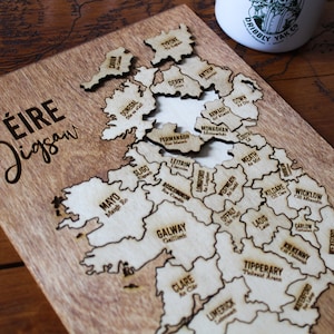 Irland Landkarte Holzpuzzle irische Grafschaften 32 Teile Traditionelles Holzpuzzle Rustikal aus Irland