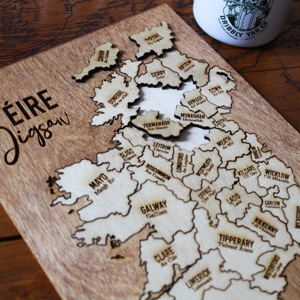 Irland Karte Holzpuzzle irische Grafschaften 32 Teile Puzzle traditionelles Holz rustikales Holz Brandmalerei Gälisch hergestellt in Irland Wohnkultur Spiel