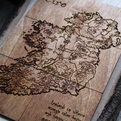 Carte vintage irlandaise sous-verres en bois Irlande du Nord pyrogravure au bois rustique maison cadeau fait à la main Home Decor irlandais eire dessiné à la main