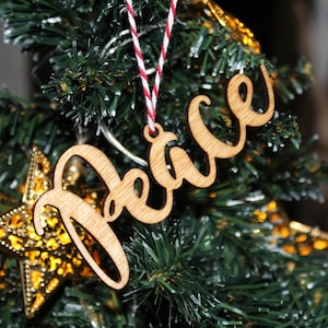 Paz navidad madera bauble paz amor regalo adorno palabras letras única tarjeta peculiar rústico precioso media presente láser grabado
