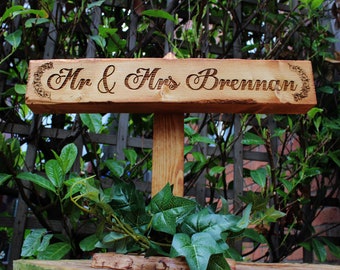 Rustic Sweetheart Table Sign Mr and Mrs Sign Head Table Wedding Personalised script type Wood Pyrography calligraphy style boho wood floral