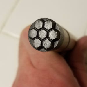 3/4&quot; Graphite Honeycomb Hexagon Stamp
