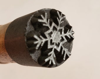 3/4" Graphite Snowflake V2 Stamp