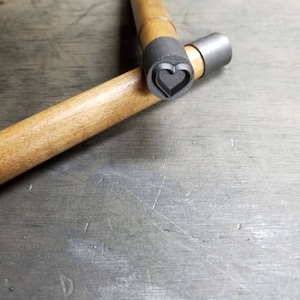 3/4&quot; Graphite Hollow Heart Stamp