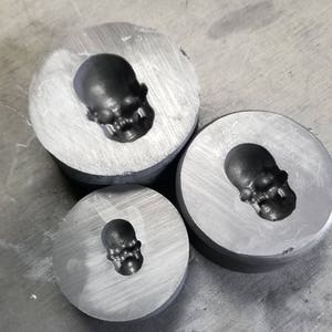 Graphite Mold: 3d Skull Version 2 - Various Sizes