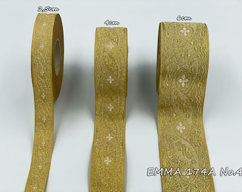 Op de afbeelding: Drie rollen gouden lint met een wit kruispatroon. De lintbreedtes zijn 2,5 cm, 4 cm en 6 cm. Het label luidt "EMMA 174A No.4".