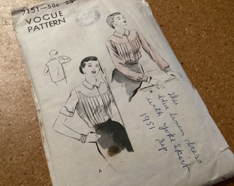 Vintage Sewing Pattern - Vogue 7151 - Bust 42" - Ladies Blouse - 1950  #50023