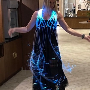 Vestido/Top “Sin ropa” con LED de fibra óptica
