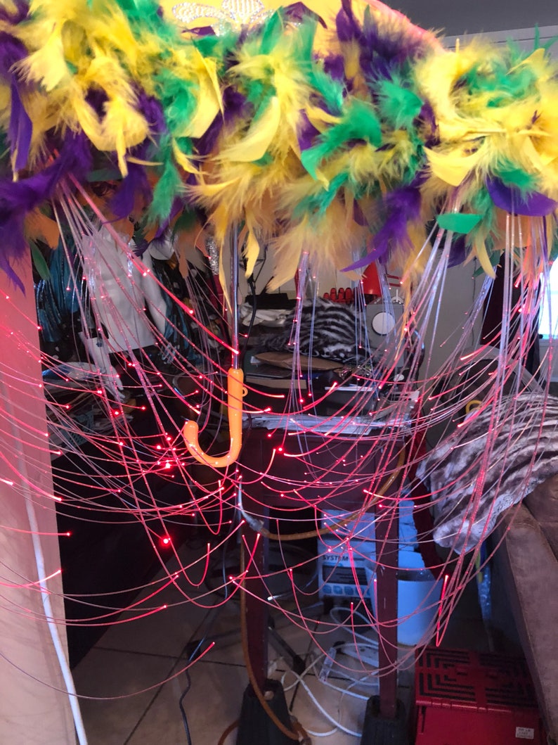 how to decorate an umbrella for mardi gras