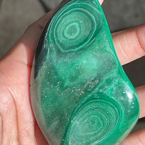 Pierre de malachite n° 4 195 g 3&quot;