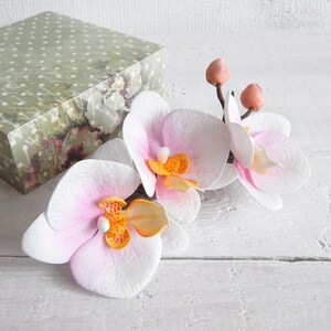Tropical wedding headpiece Orchid hair comb Bridal hair piece Floral head piece Beach wedding party Flower hair clip
