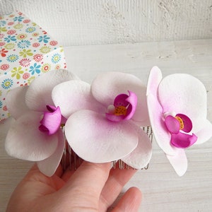 Orchid flower hair clip Wedding hair comb Bridal headpiece Floral hair piece Hawaiian hair clip Bride head piece Flower hairpiece