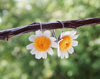 White daisy flower earrings Boho floral jewelry Leverback earrings Cute Chamomile earrings white flower jewelry