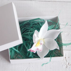 Orchid flower hair clip Wedding hair piece Flower hair comb Bridal headpiece Floral hair pin Tropical headpiece Hawaiian hair flower