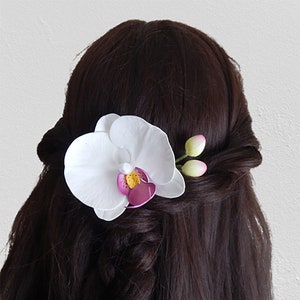 Tropical wedding headpiece White orchid hair piece Flower hair comb Floral hair pin Hawaiian hair clip Bridal hairpiece Beach wedding