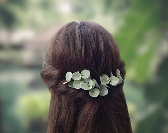 Eucalyptus hair pins Greenery wedding hair piece Bridal floral headpiece Green leaf hair pins Bridesmaid headpiece