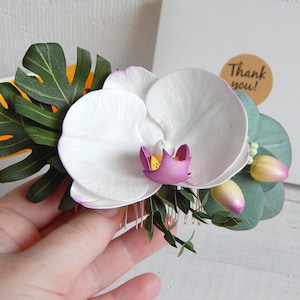 White orchid hair comb Tropical wedding headpiece Eucalyptus Monstera Flower hair clip Hawaiian hair flower Floral bridal hair piece