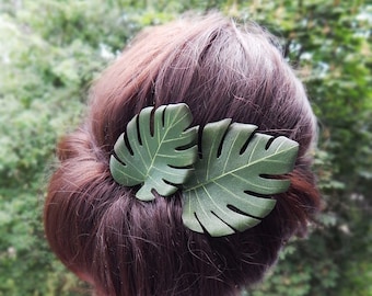 Monstera hair pins Tropical wedding hair piece Green leaves headpiece Greenery hair piece