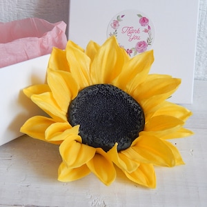 Sunflower hair clip Flower hair clip Wedding headpiece Sunflower fascinator Bridal hair piece Floral hair pin Flower girl hair clip