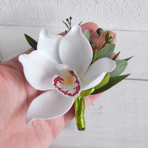 White flower orchid groom boutonniere pin for men Tropical wedding Flower boutonniere for groomsmen Floral buttonhole