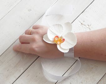 White orchid wrist corsage bracelet Tropical wedding corsage Bridesmaid corsage gift Flower bracelet gift Prom wrist corsage