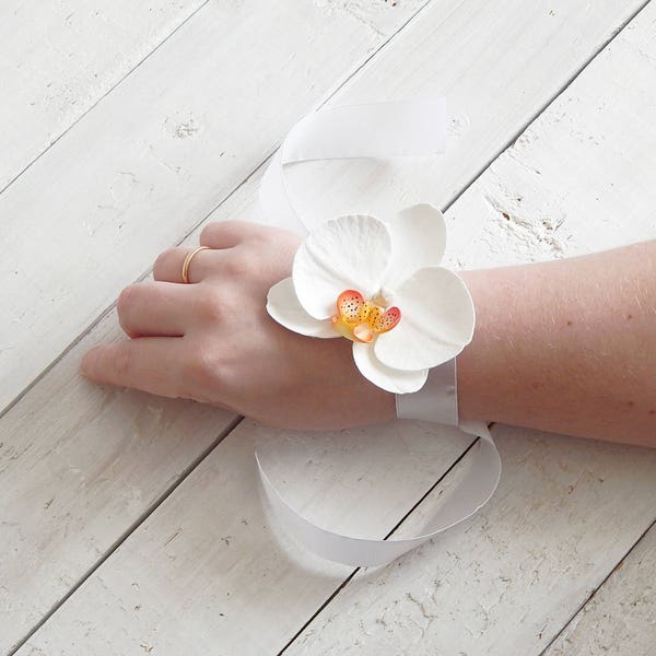 Tropical wedding wrist corsage White orchid wrist corsage Beach wedding corsage Bridesmaid corsage Prom flower bracelet