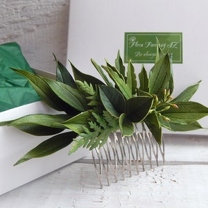 Green leaf hair comb Greenery wedding hair piece Bridal floral headpiece Woodland wedding headpiece Greenery hair pin Bridal hair clip