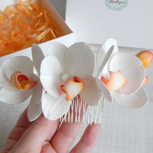Orchid flower hair clip Beach wedding party hair comb Tropical headpiece Bridal hair comb Floral head piece
