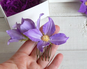 Purple wedding hair piece Bridal hair comb Minimalist Floral hair clip Wedding hair pin Violet flower headpiece