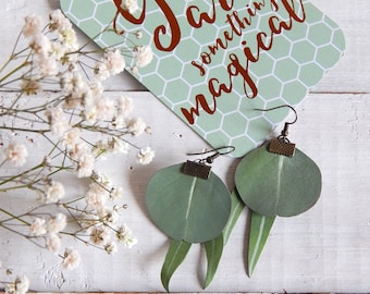 Green leaves eucalyptus earrings Dangle drop earrings Beach wedding party Flower jewelry Greenery wedding earrings Bridal flower earrings