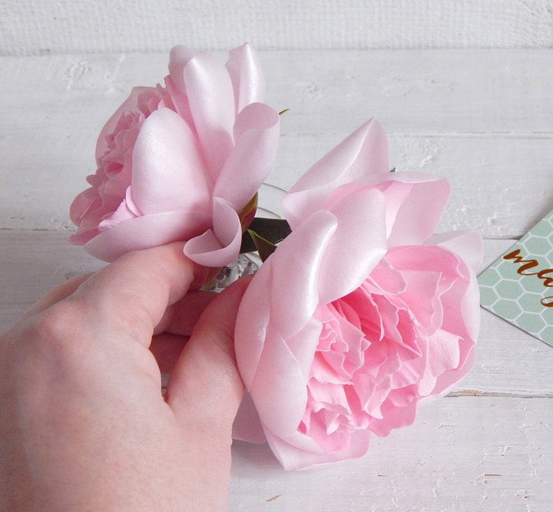 Flower hair claw clip Pink peony hair clip Floral barrette Pink peony fascinator