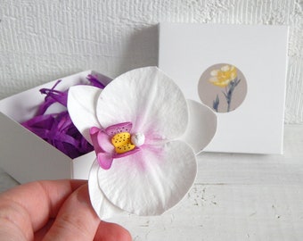 Tropical wedding headpiece White orchid hair clip Bridal flower hair pin Floral bridal hair piece