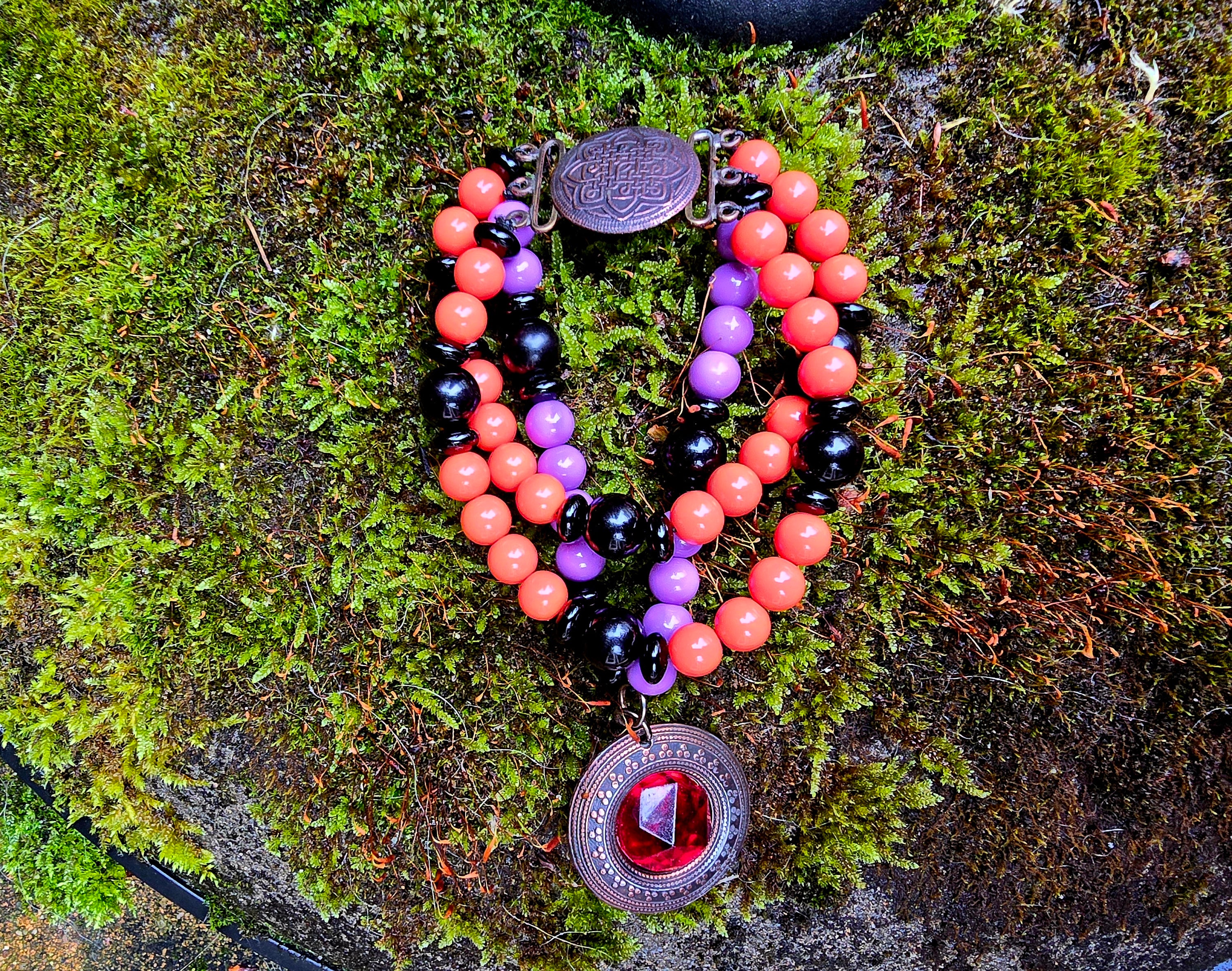 Uncharted: the Lost Legacy - Queen's Ruby Bracelet Prop Replica - Etsy