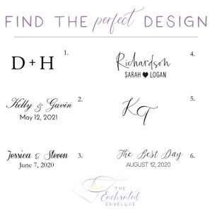 Pu&ograve; includere: Sei diversi design di inviti di nozze con vari stili e testi. I design includono iniziali, nomi e date di matrimonio. Il testo "FIND THE perfect DESIGN" &egrave; in cima all'immagine.