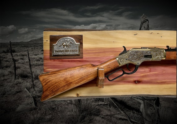 GUN WALL MOUNT, Rifle Wall Display, Three Pre-Drilled Mounting Holes Rustic Knotty Cedar Gun Rack, Rifle Display Gun Lover Gift