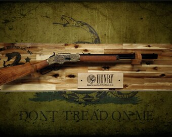 Traditional Don't Tread On Me Lever Action Henry Rifle Display Cabin Acacia Gun Rack Cabin Décor Collectors Gift