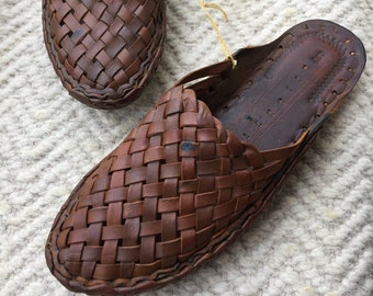 Mens woven leather mules,menswear flats,mens shoes,slippers,slide sandals,back open,authentic,indian,handmade,brown,hippie,boho,summer,beach