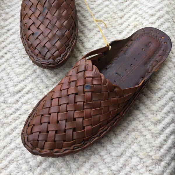 Mens woven leather mules,menswear flats,mens shoes,slippers,slide sandals,back open,authentic,indian,handmade,brown,hippie,boho,summer,beach