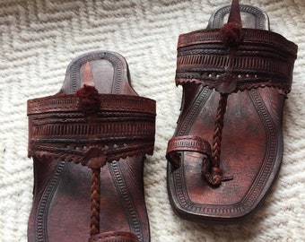 Womens Handmade Hippie Jesus Buffalo Sandals 100% Leather,Indian traditional kolhapuri chappal,slip ons,T strap slide sandal,toe ring,shoes