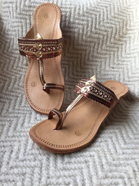 kolhapuri women chappal