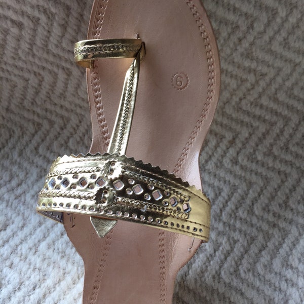 Gold kolhapuri chappal,Indian traditional,block heel,Ethnic sandals,Authentic Slippers,boho style,trendy handmade Leather,T strap,toe ring