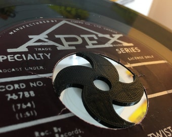 Ninja star - 45 RPM record adpater, record insert, 45 LP, vinyl, 45, shuriken, throwing star, single record insert, 45 adpater