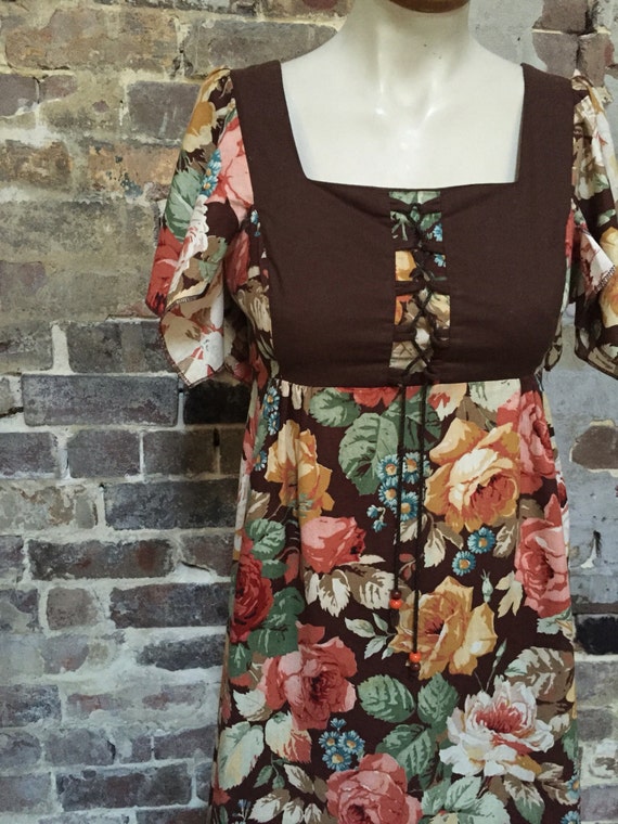 Late 1970s floral dress. - image 5