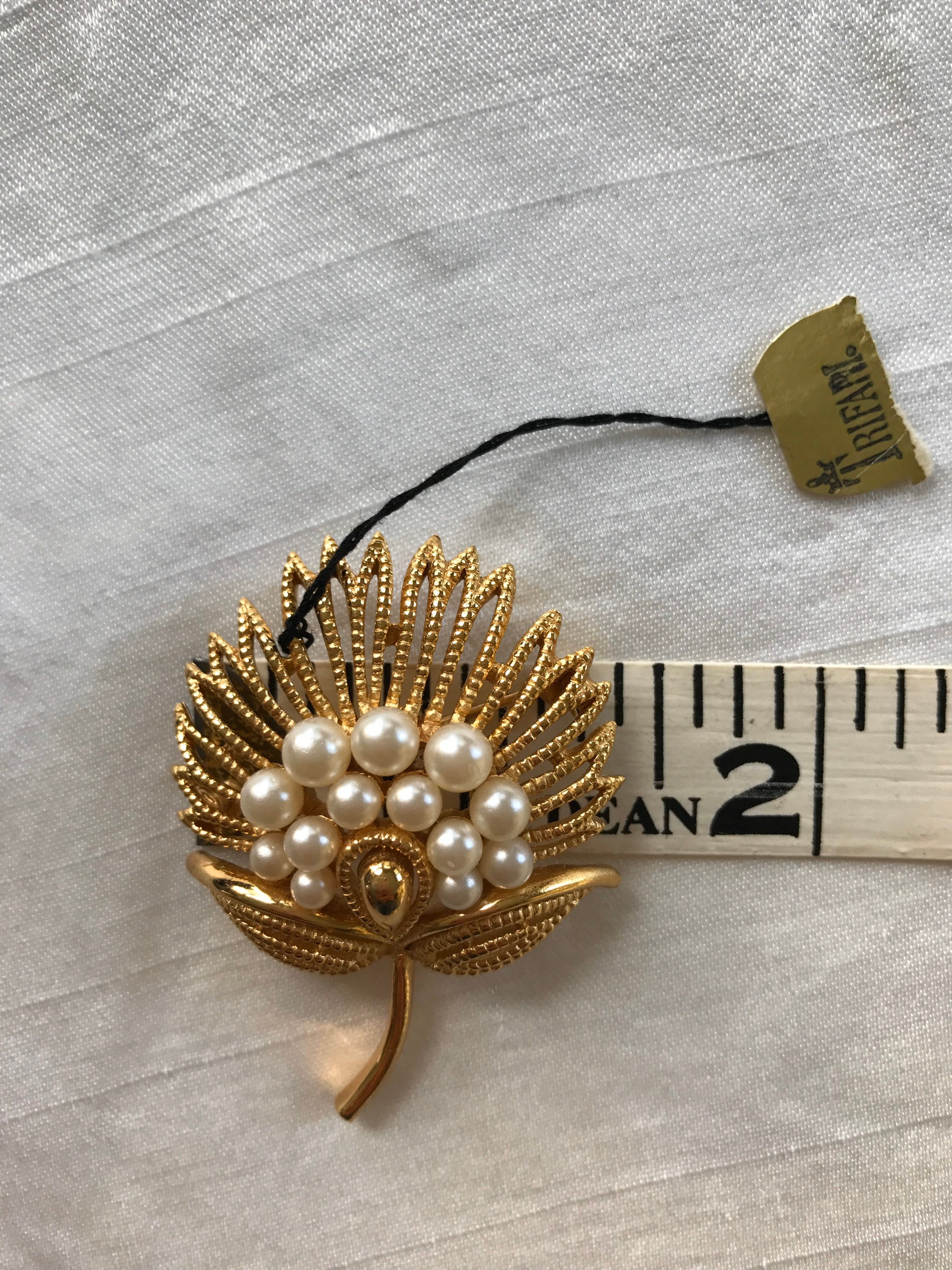 Trifari Vintage Brooch Gold Tone With Pearls NWT Etsy