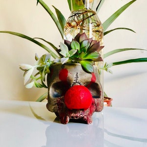 Skull pot Gift for Her Home Decor Gift Succulent Pot Faux Taxidermy Ceramic Planter Halloween Prop Halloween Decor Halloween Gift